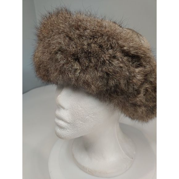 Vintage Echos de Paris Rabbit Fur And Gold Fabric Hat 21\